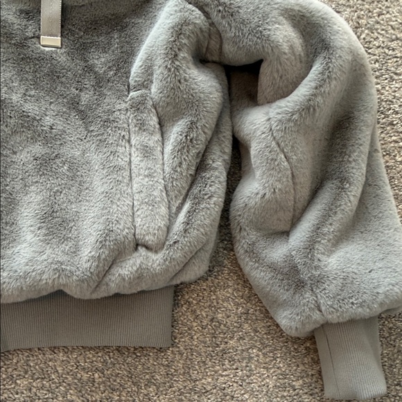 Carbon38 Light Gray Faux Fur Jacket - Picture 5 of 6